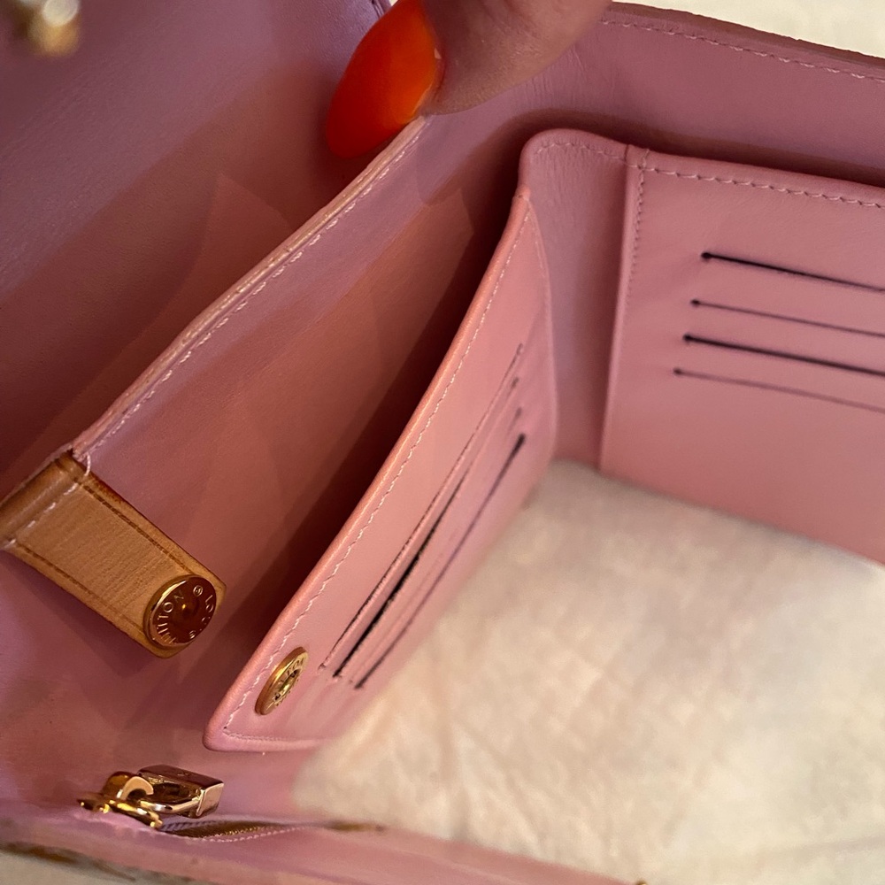 LOUIS VUITTON VERNIS WALKER WALLET/CROSSBODY - Picture 13 of 16
